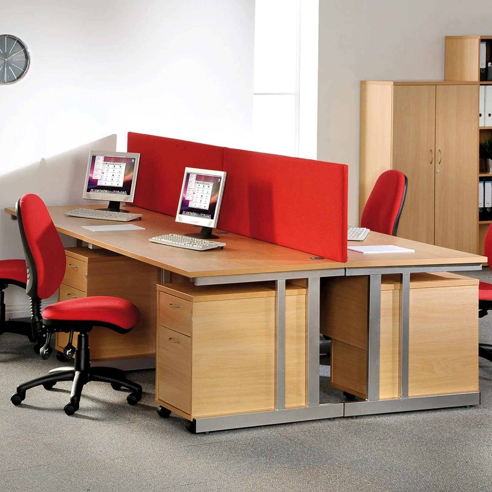 Momento cantilever leg left hand ergonomic desk