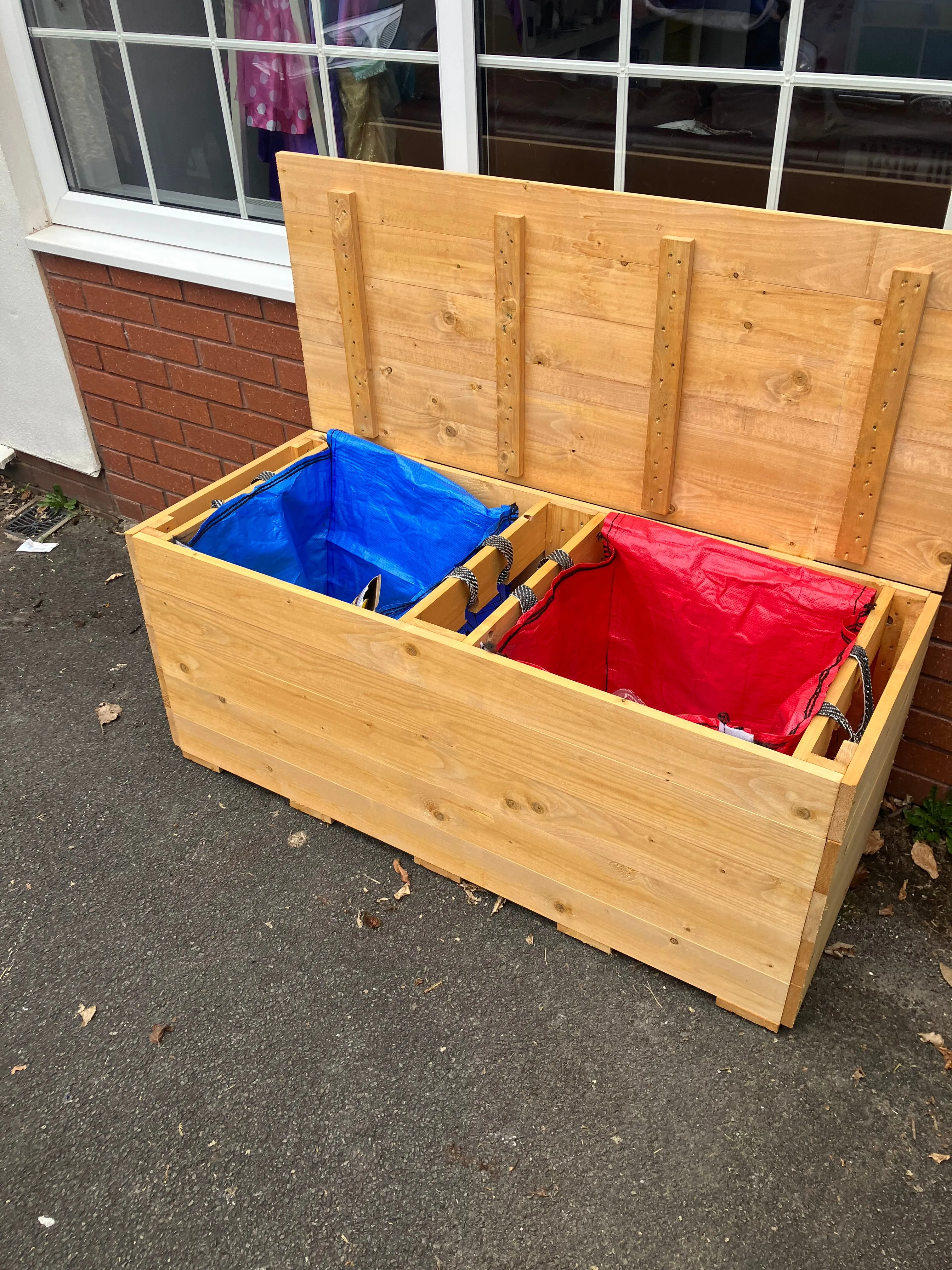 Recycling Bench with Waterproof lid for Cardiff Recycling